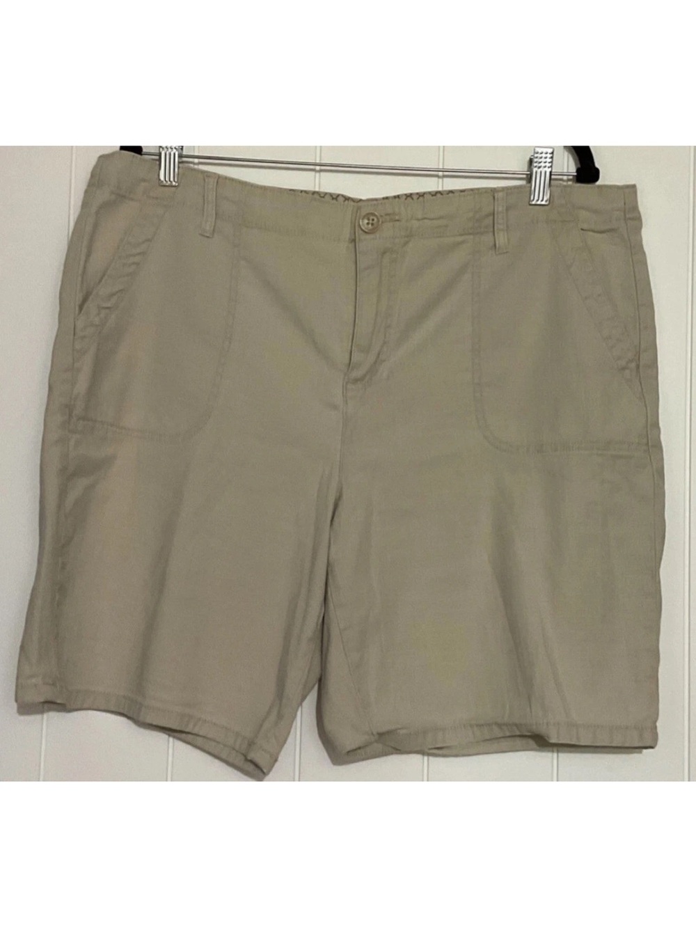 Women's 16 Casual Khaki Bermuda Shorts